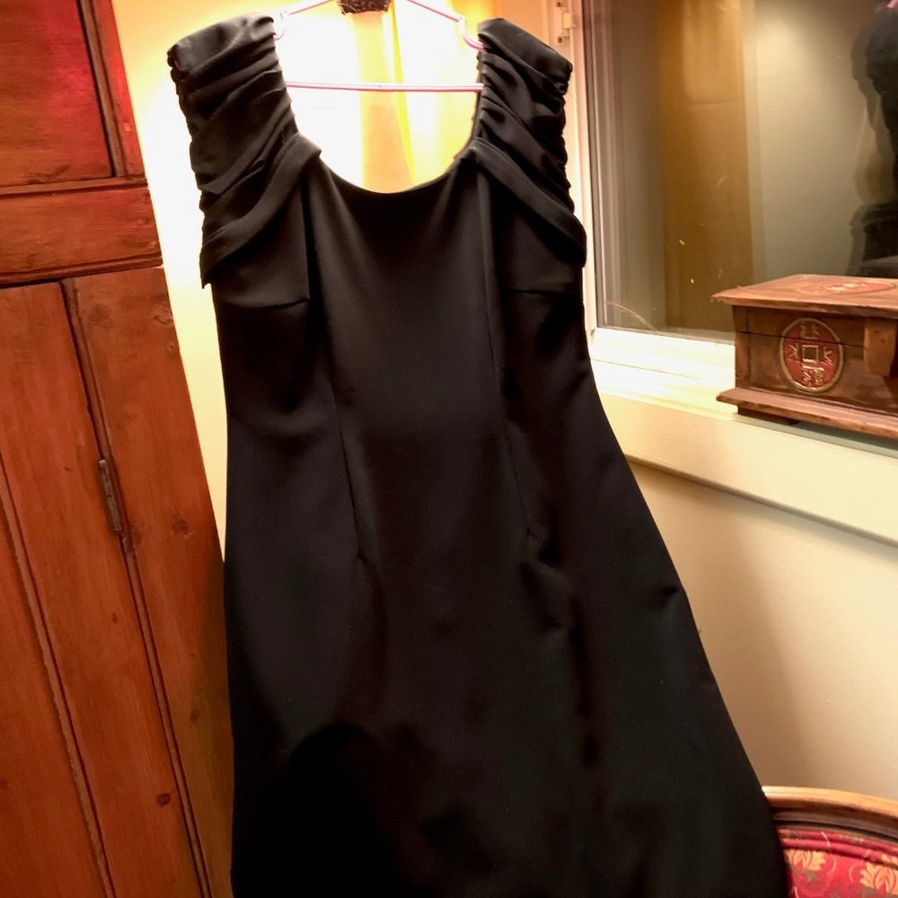 Dress, Under knee, Black, Size 6, Full lining, Sleeveness. Details.